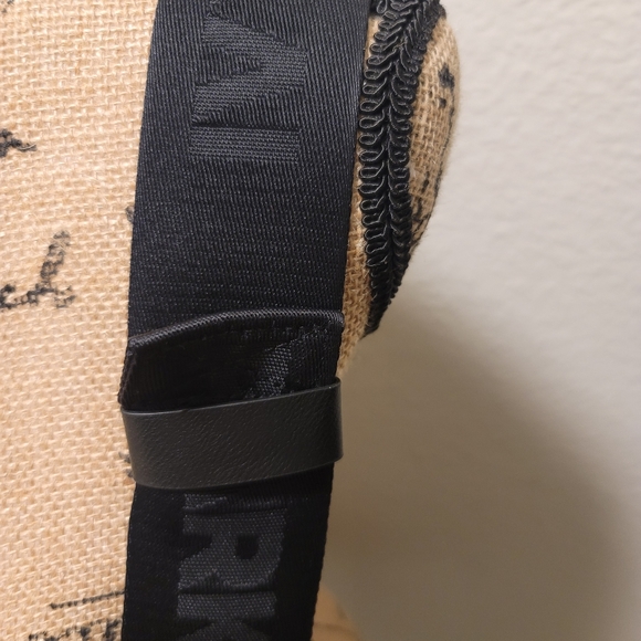 Ivy Park/Adidas Black Pack Fanny Pack - Picture 10 of 10